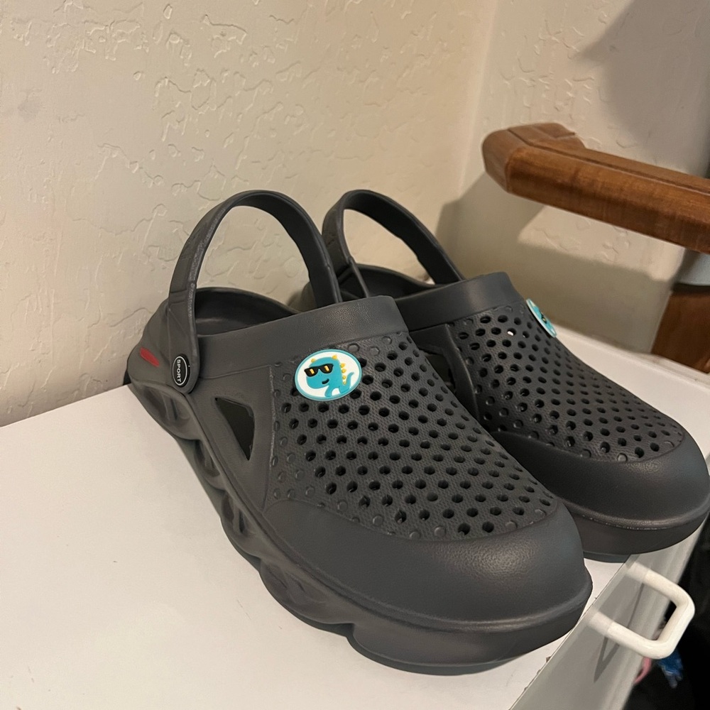 Men’s shoes Gray Clogs with Fun Character